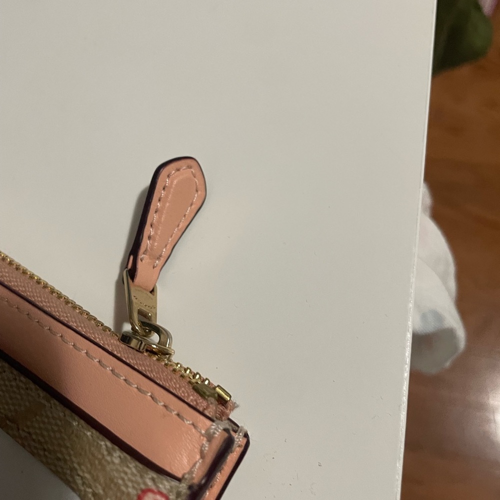 SOLD Coach Strawberry Mini Skinny ID case - Picture 11 of 11